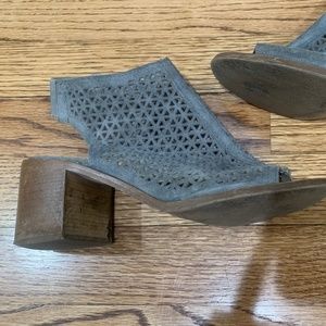 Adorable Gently Used Steve Madden Mesh Sandals